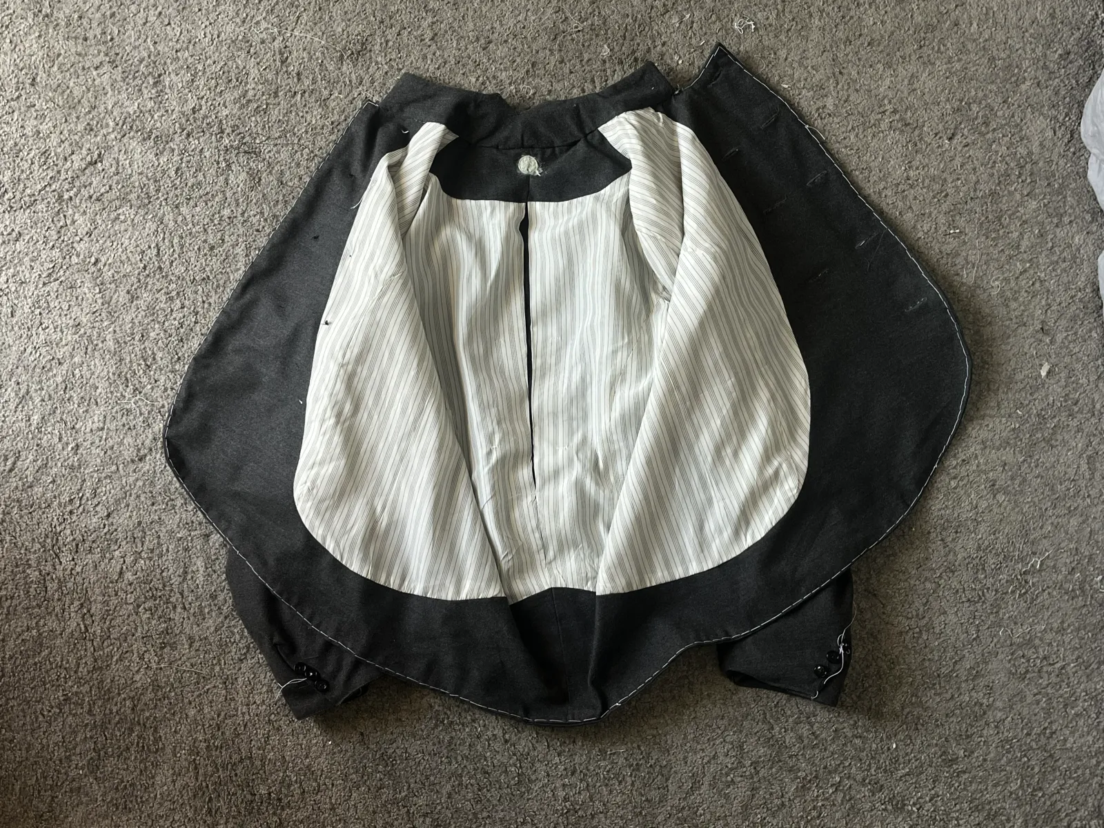 Handstitched Fencing Antique Jacket di Tommaso Curatella, interno, con la fodera a righe