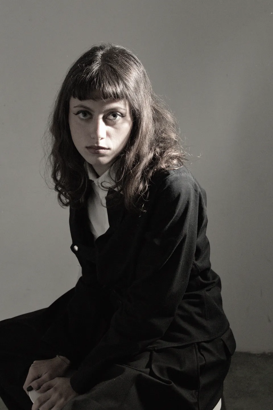 Office Monotony campaign image: fashion look between uniformity and personal freedom